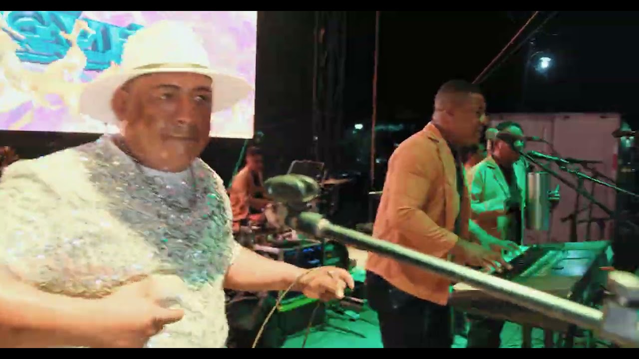Los Kingver De Guerrero - Hay Que Pedir Mas Chelas (En Vivo Desde San Nicolas Guerrero)