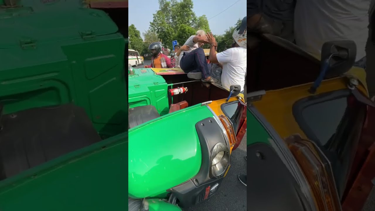 Rickshaw Crashed🥵 For Humanity🩹😊