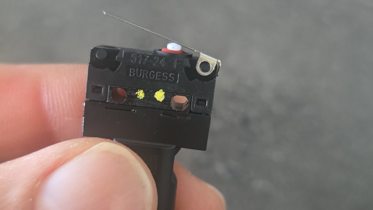 Arreglo sensor pedal de freno trasero  bmw f 750 gs #bmwmotorrad 