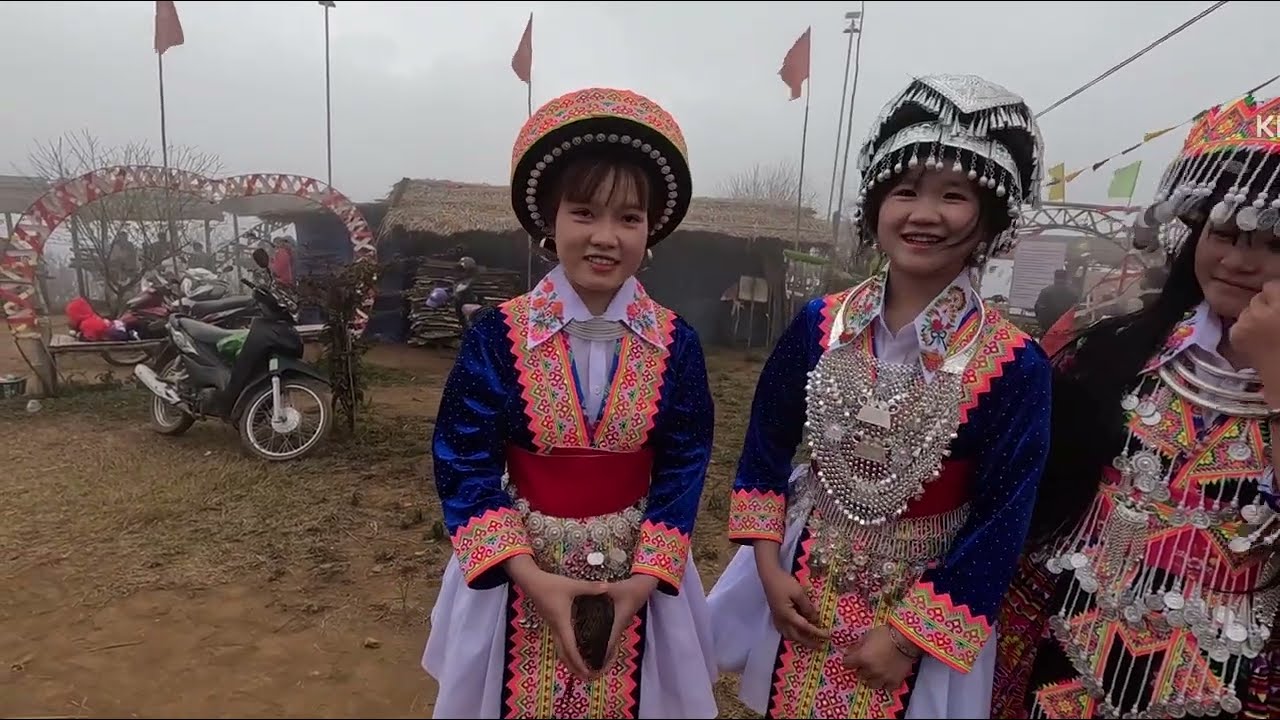  Ncig Txog lub Zog Toj Siab (Pha Đén Mường Lát)