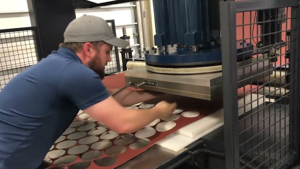 Mounting your die on a HAMMERHEAD Pinch Roller Traveling Head Press