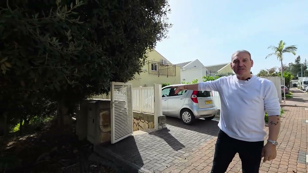 אלי אלון בית בודד 6 חדרים(5 בפועל) בהאלון היוקרתי בגגות הירוקים.