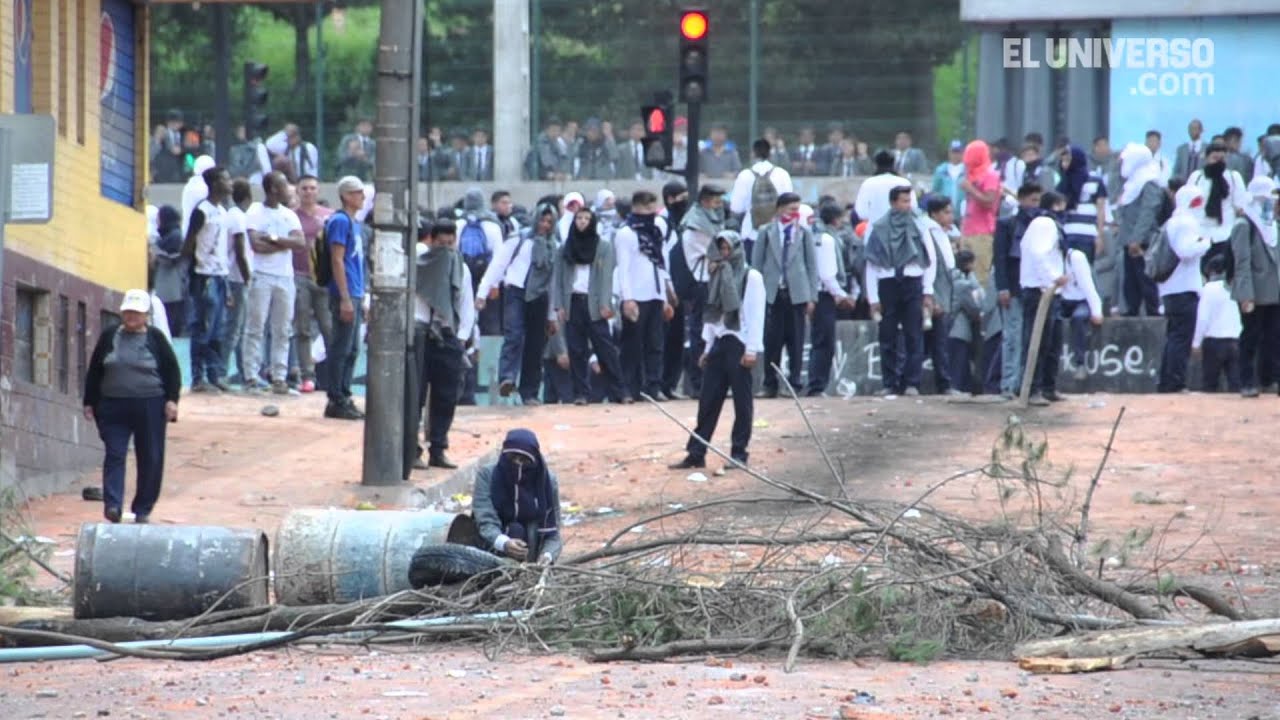 Estudiantes del colegio Juan Pío Montúfar protestaron en Quito