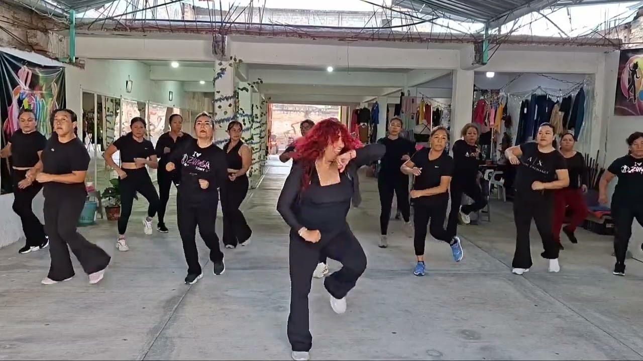 CÓMO LA FLOR (SELENA) REMIX @joggenevolution2680 COREOGRAFÍA @zumbatony6609 
