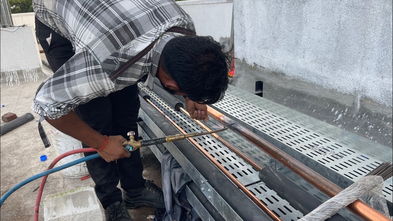Brezing copper pipe in Live