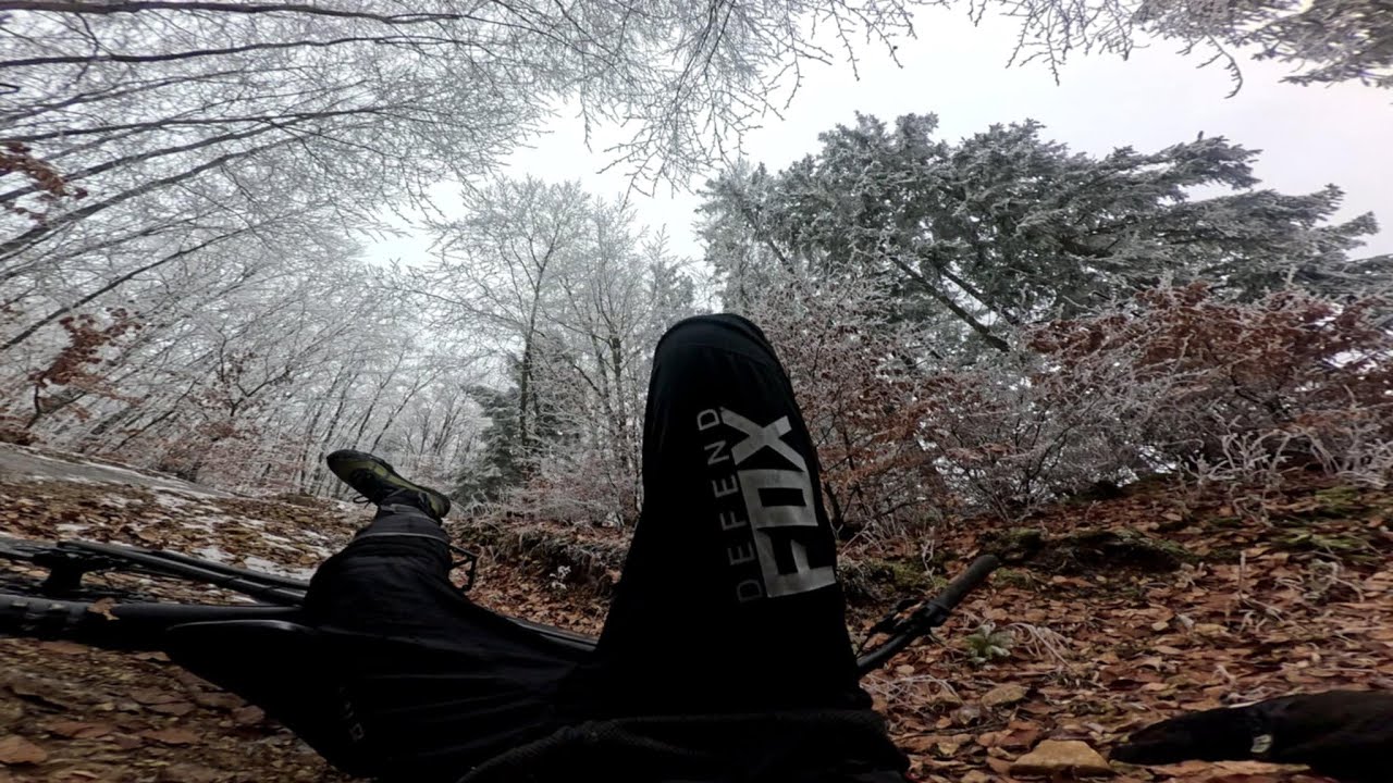 EIS, LAUB & STÜRZE ❄️ | MTB-Ride im Bikepark Hochberg bei −5°