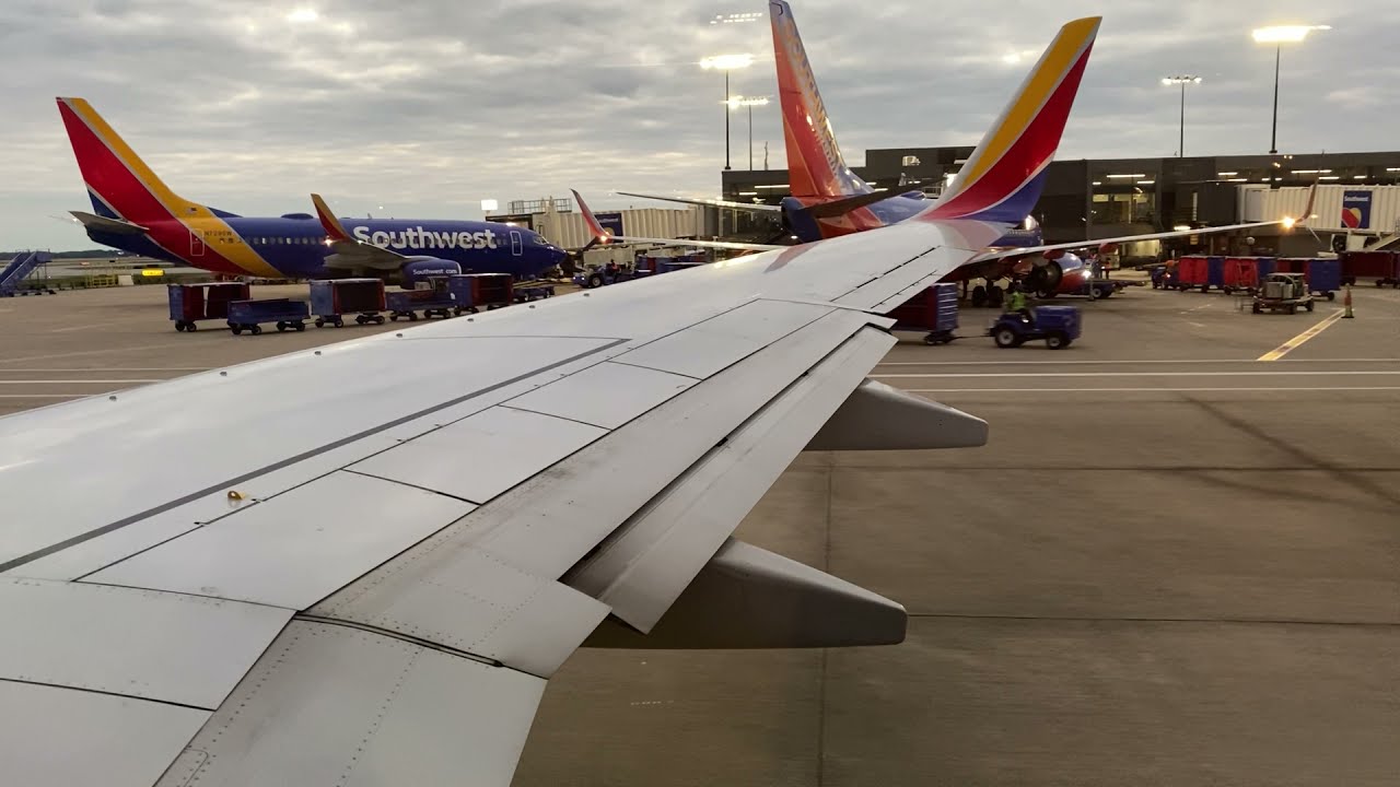 Southwest Airlines Takeoff Atlanta - Boeing 737-7H4