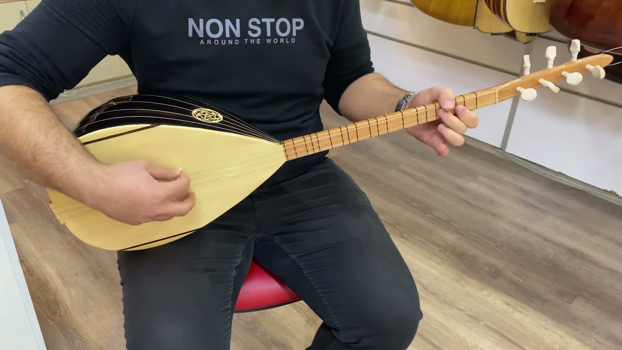 Mihriban (kısa sap &ouml;ğrenci bağlama)