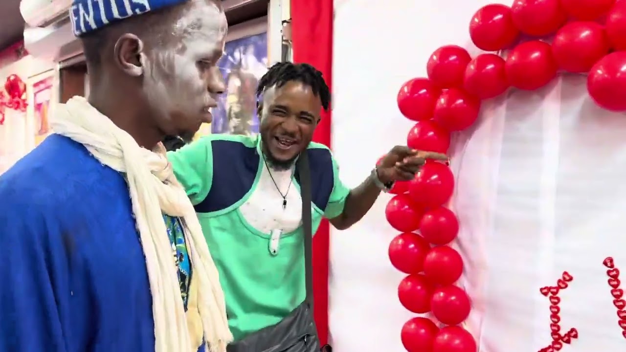 amadi avec cadeau Saint-Valentin