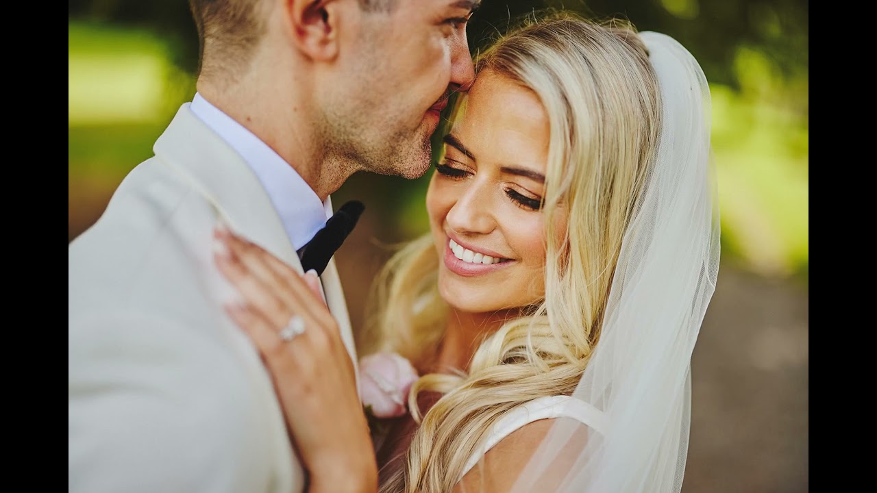 Kilkea Castle Wedding – Adele & Colm