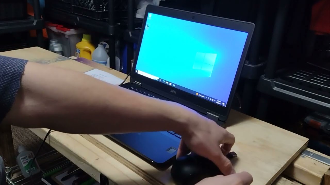 unboxing a renew Dell latitude E7470 14 inch 512 gb SSD 16gb memory, so far its pretty fast