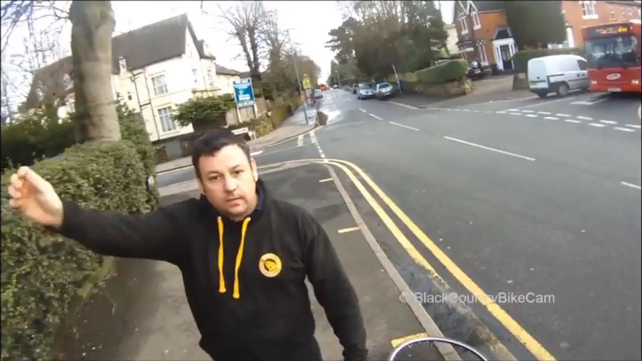 Road Rage And Assault On Cyclist By Angry Driver FP07KJN