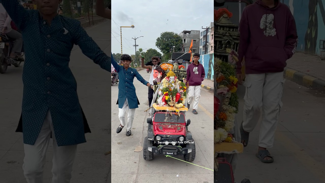 Ganapathi Visarjan At Hyderabad | Ganesh Nimarjanam Small On Car 