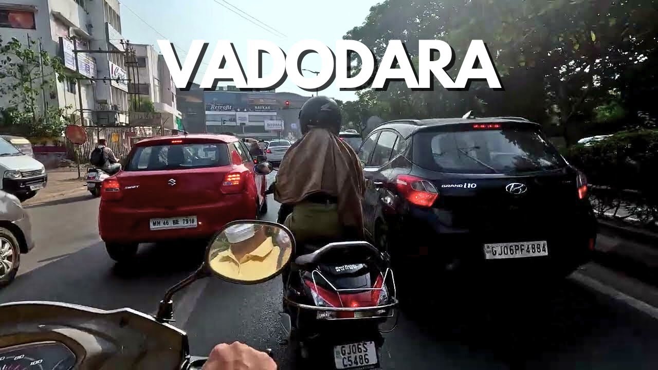 Raw Street Drive Through Vadodara (Baroda), India