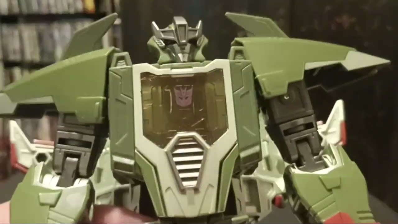 Transformers Legacy Skyquake