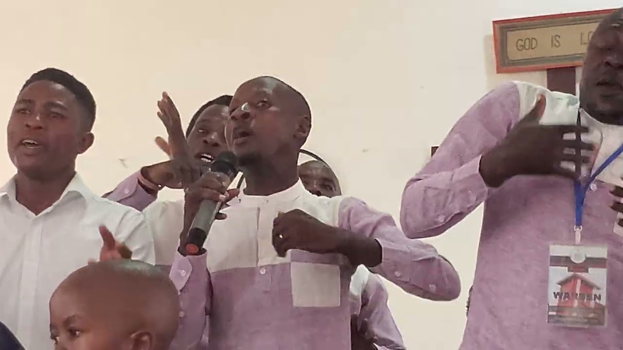 Uwiteka imana arakomeye by Abavandimwe choir St John's Church Kamwokya Kampala