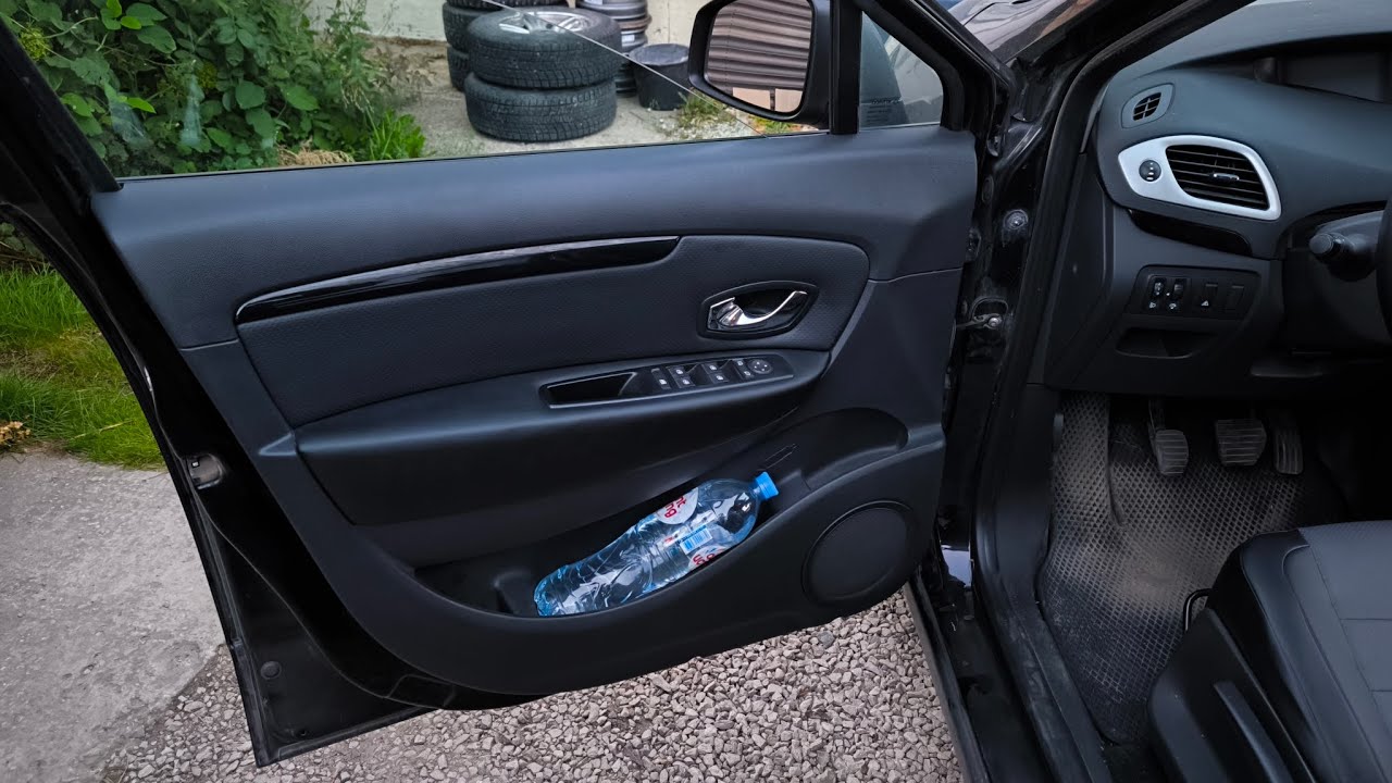 Как снять обшивку двери Renault Grand Scenic 3? Как перетянуть дверные вставки на Scenic 3?