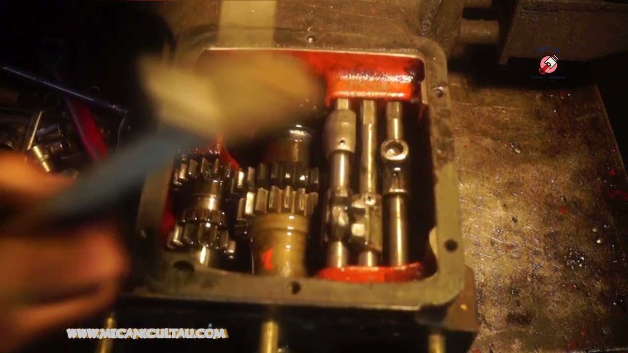 Tractor U483 – Cutie de viteze 4 trepte | Demontare și Prezentare Defecte (Partea 1)