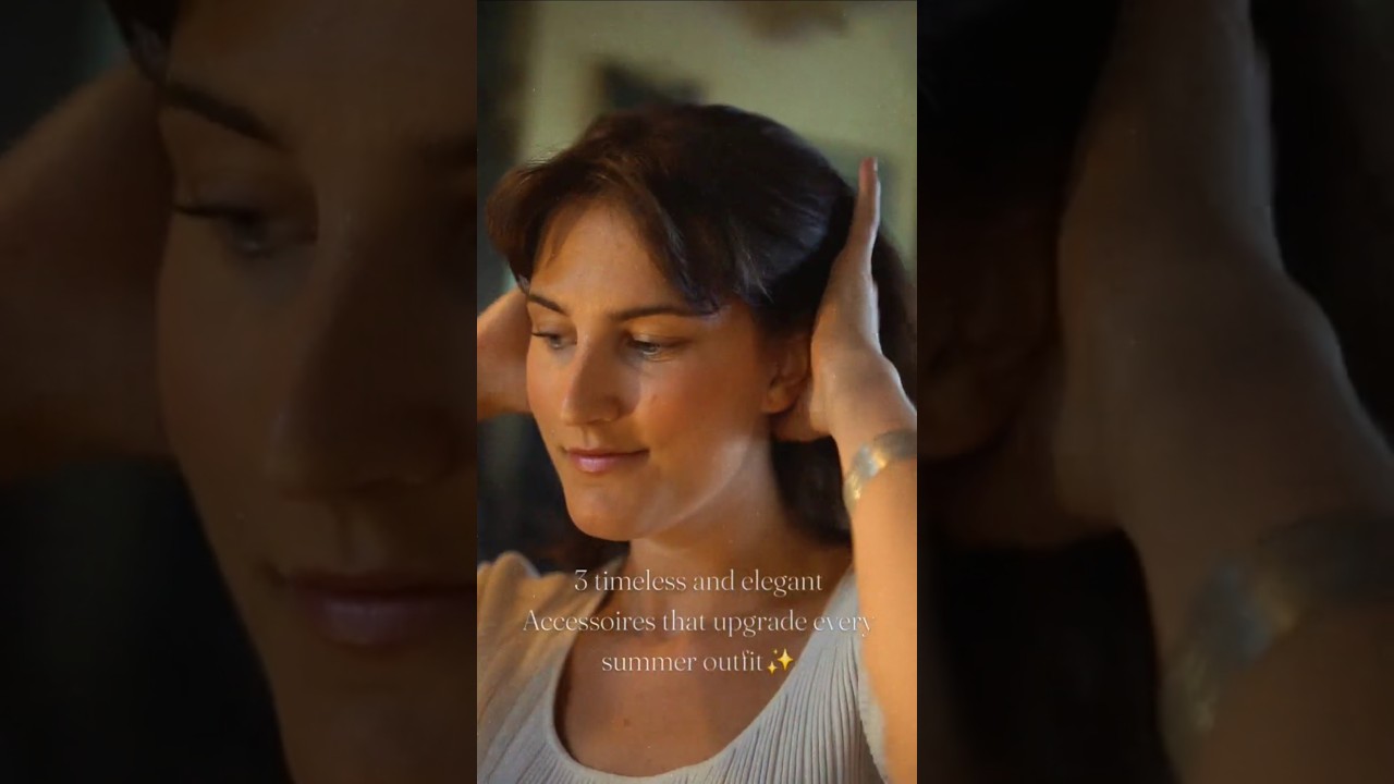 Silk scarfes are having a comeback✨️  #vintage #accessories #oldmoney #elegant #fashiontrends