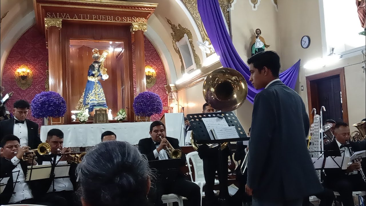 El nazareno concierto de marcha fúnebre dedicado a la consagrada imagen de Jesús del calvario 