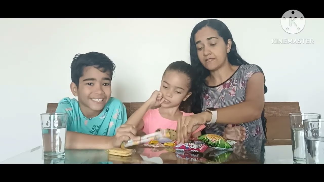 Provando doces asiáticos 