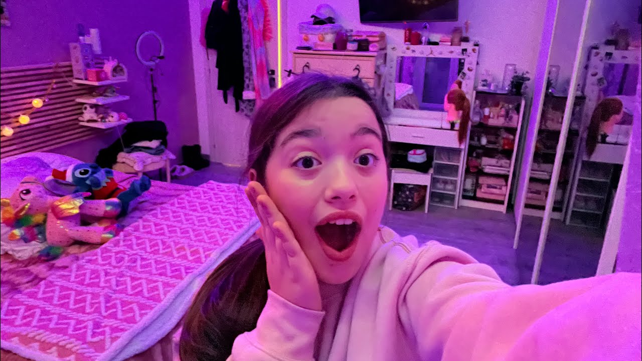 RAGAAA!!🤩💖…￼ non potete capire la mia felicità!!… ho riordinato la camera, con un mobiletto!!🤩💖❤️😍￼￼