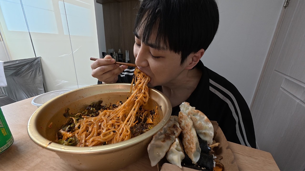 제일 비빔 칼국수 + 꼬마김밥 + 군만두