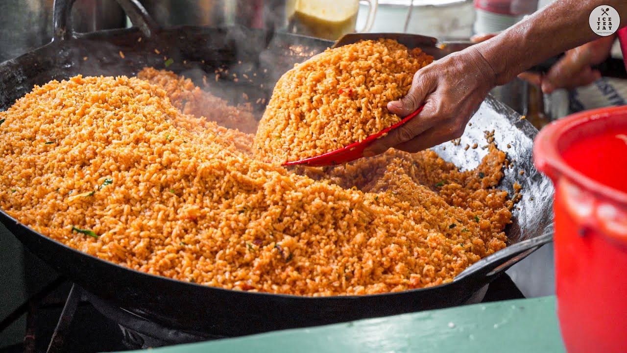 The Art of Cooking Nasi Goreng (Indonesian Fried Rice) - Indonesia Food