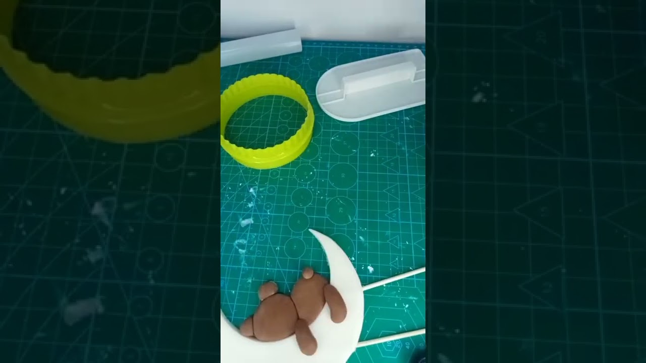 moon bear fondant/gumpaste cake topper tutorial bear in the moon
