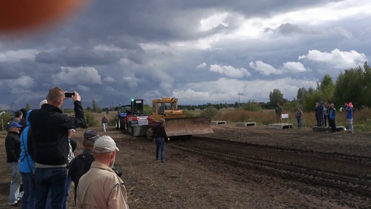 Russian tractor pulling T130 @ kehtna