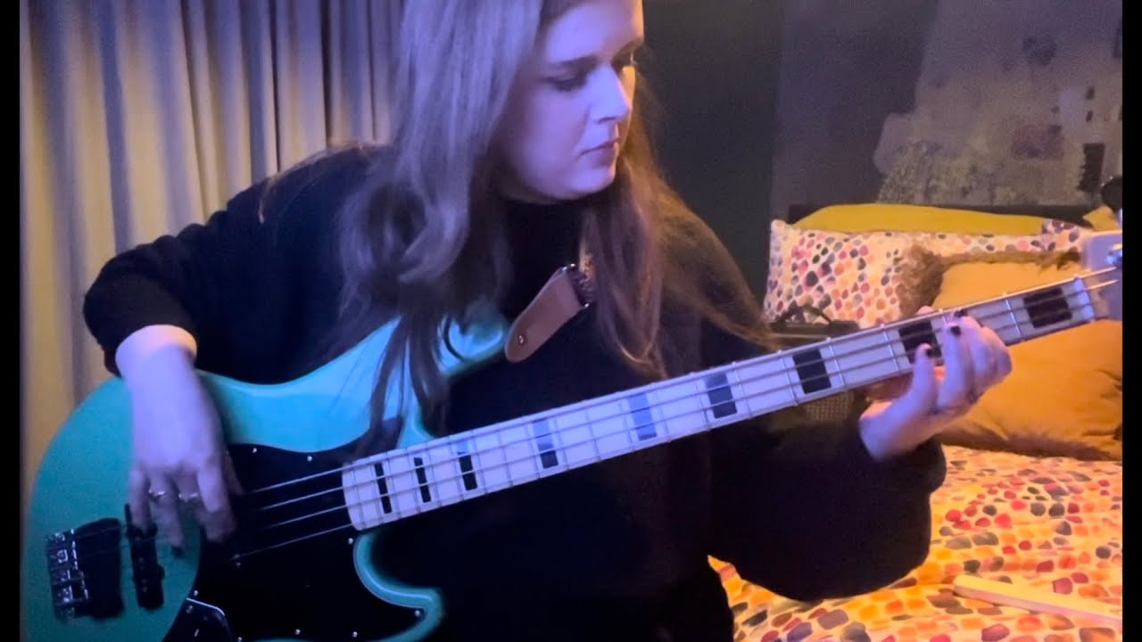 Σtella ft. Redinho - Charmed Bass Cover
