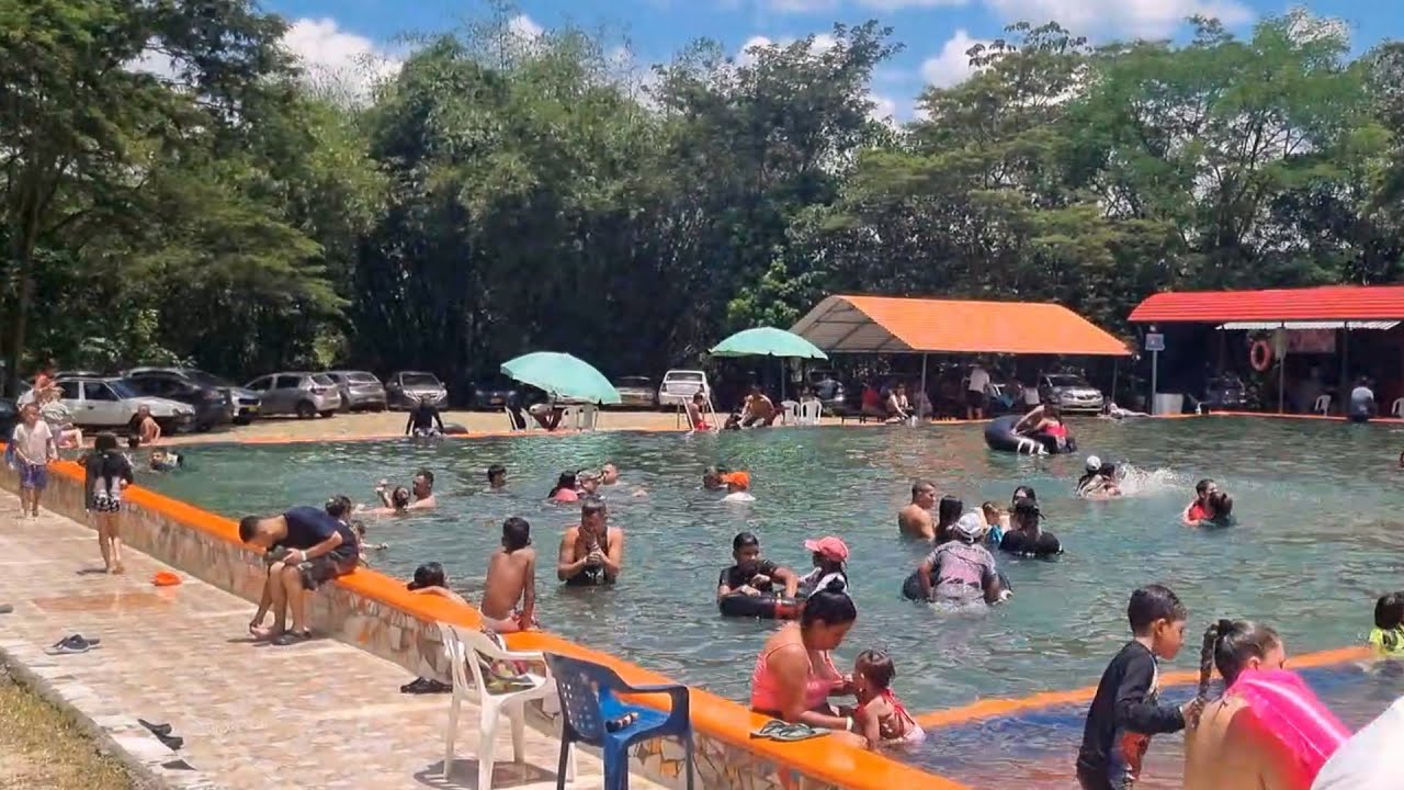 LAGO LA CEIBA EN ACACÍAS META = Piscinas Naturales