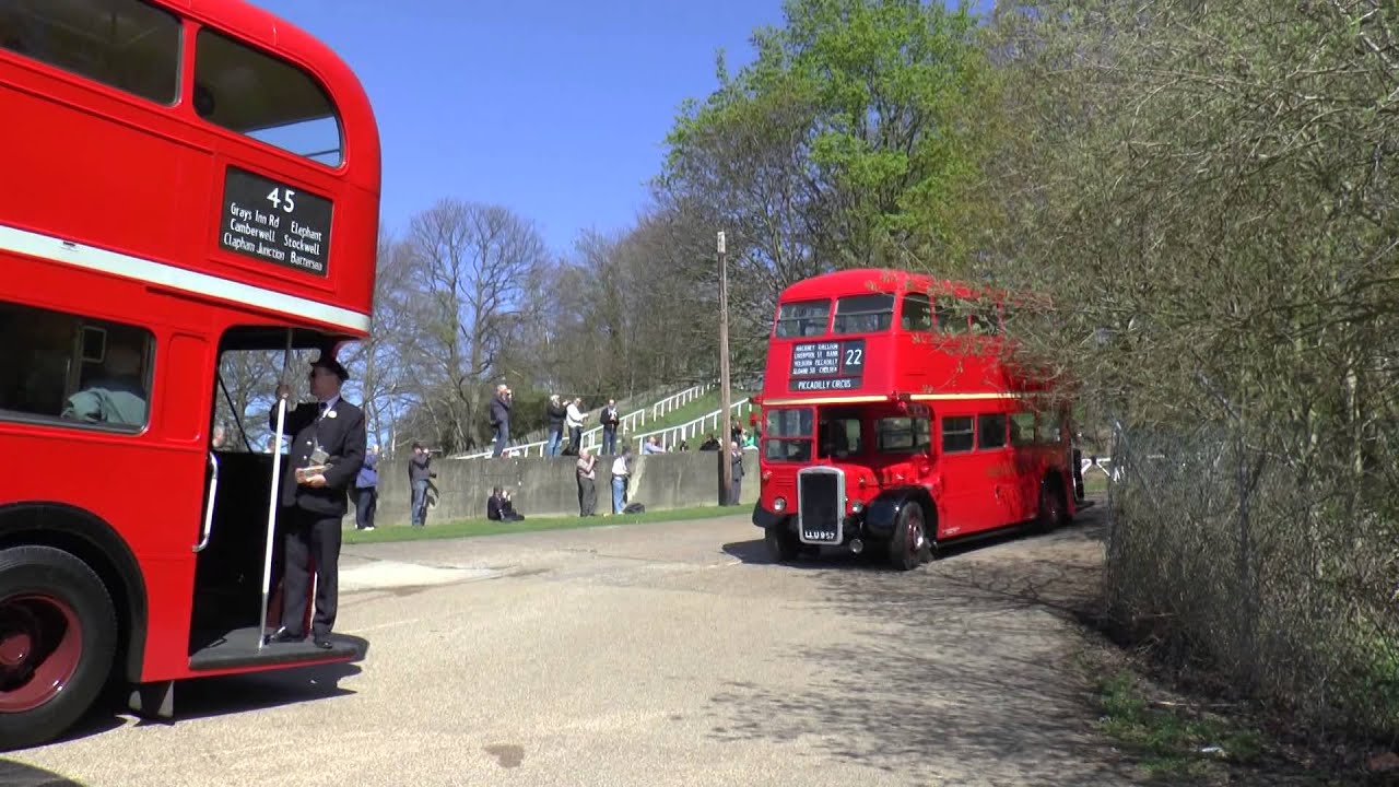 RT BUS PARADE COBHAM BROOKLANDS 2014