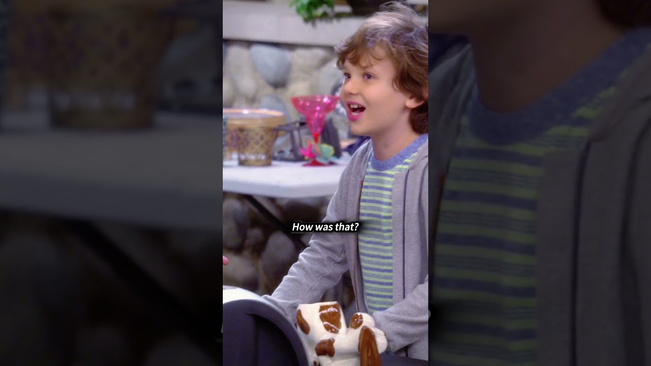 Grover is a brilliant actor.#humor #family #sitcom #shorts #funny