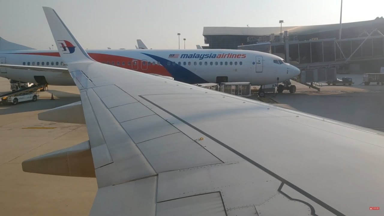 Malaysia Airlines Boeing 737 MH780 Takeoff from Kuala Lumpur Airport
