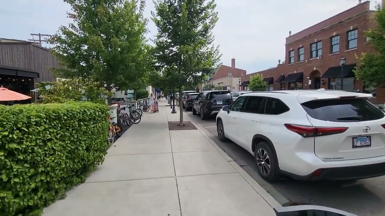 Downtown Winnetka Illinois Walk