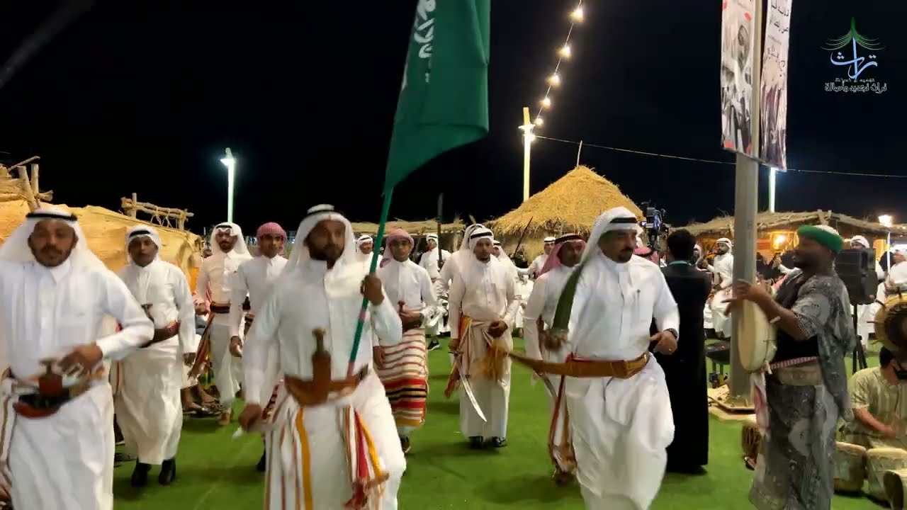 الاحتفال بيوم التأسيس بالقرية التراثية بمهرجان وادي حلي بلون العرضة