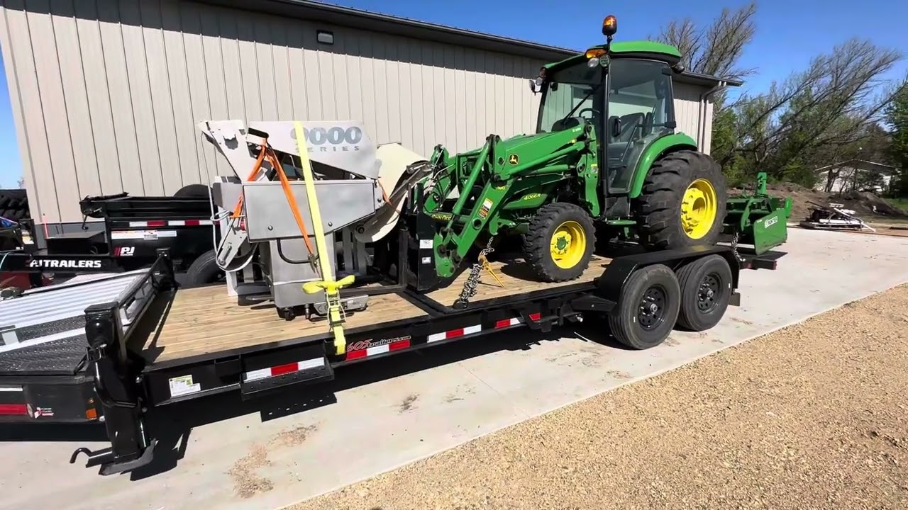 How does my John Deere 4066R fit on my SureTrac trailer?