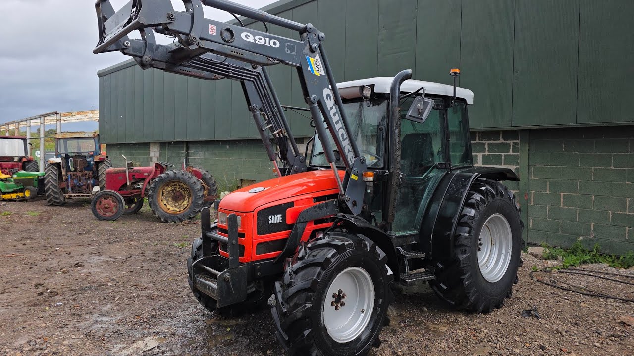 Same 4x4 tractor Quickie loader 40k