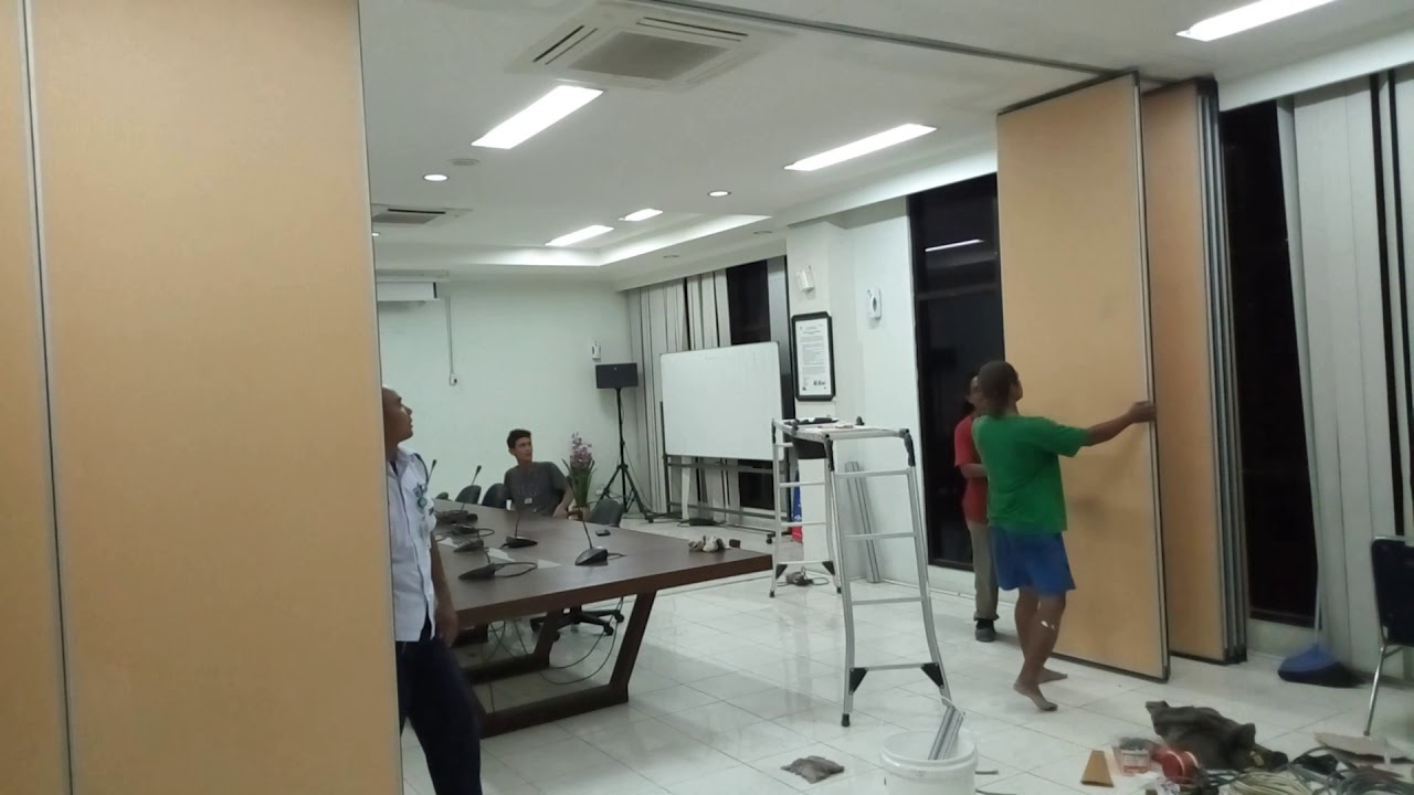 partisi penyekat ruangan kelas kedap suara, partisi penyekat ruangan kampus redam suara, kedap suar