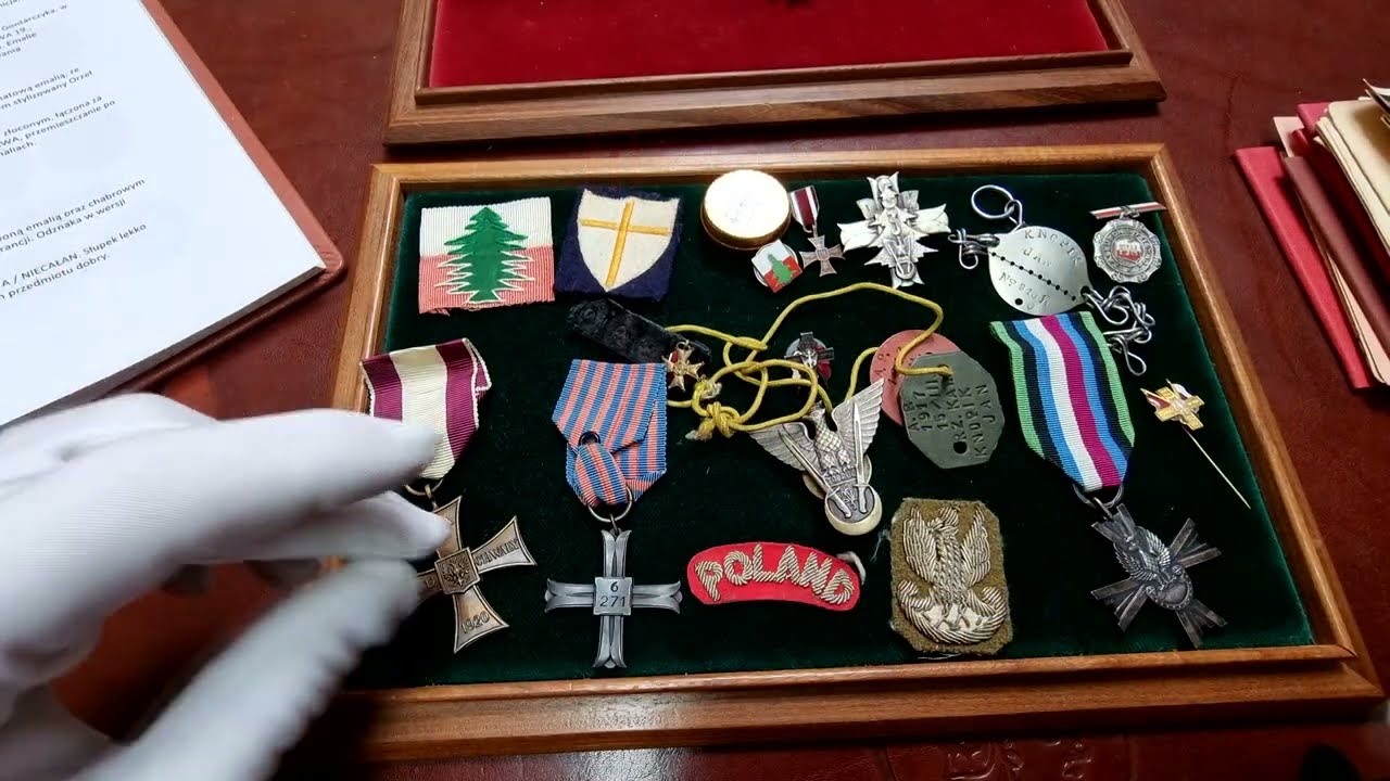 Pamiątki po żołnierzu Polskich Sił Zbrojnych na Zachodzie oraz wielka kolekcja pułkowych odznaczeń