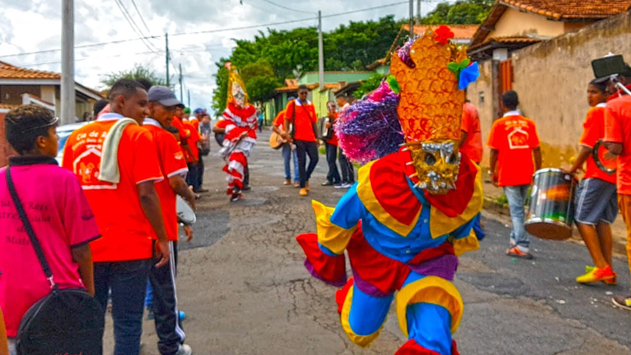 FOLIA DE REIS DE GUAXUPÉ * Estrela Guia do Mateus Chegando no almoço *