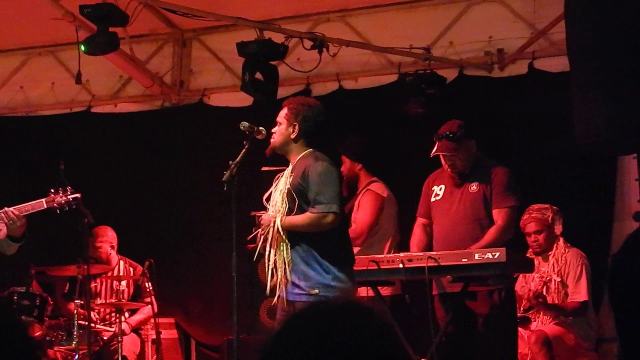 NYAOULY IN - Nenegu (Live Poindimié)