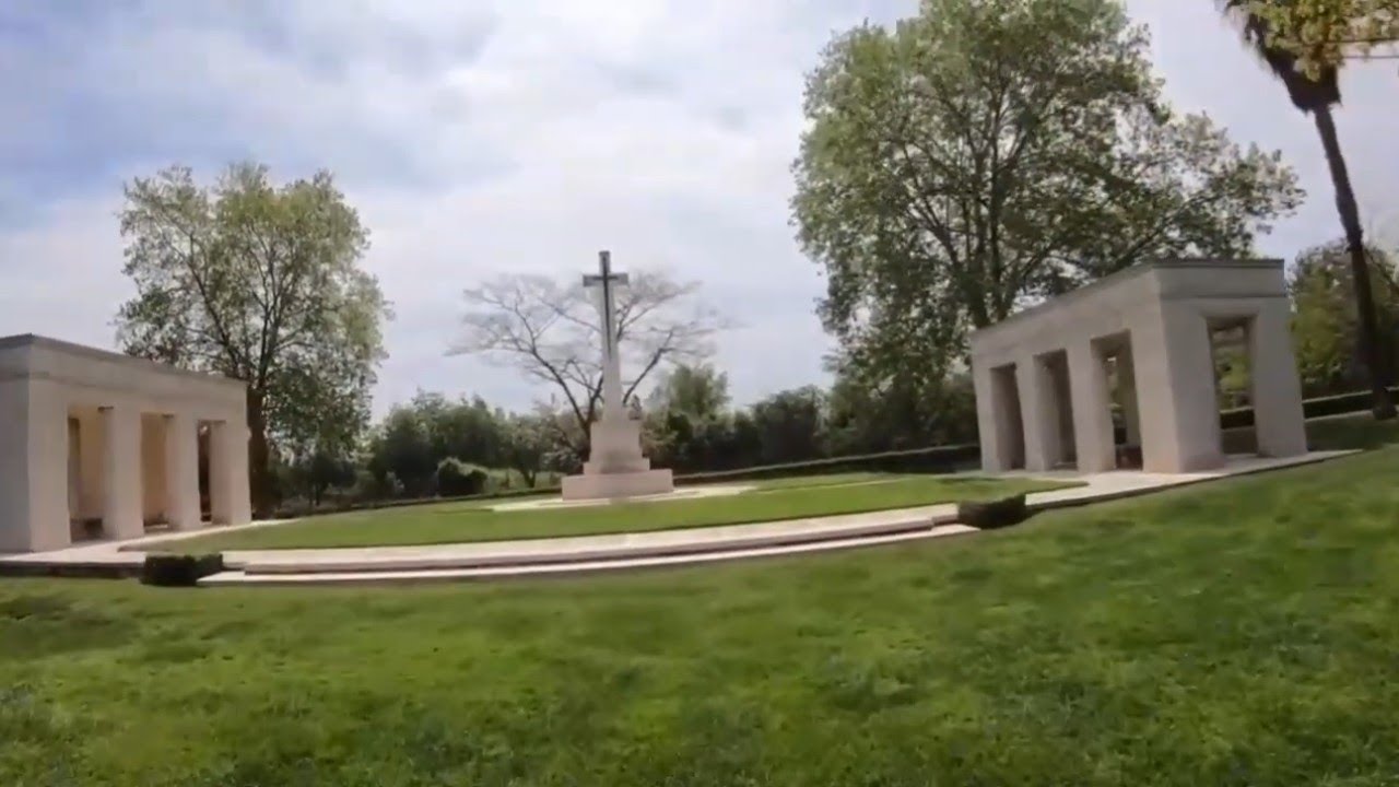 Napoli Naples CWGC WWII War Cemetery 💔