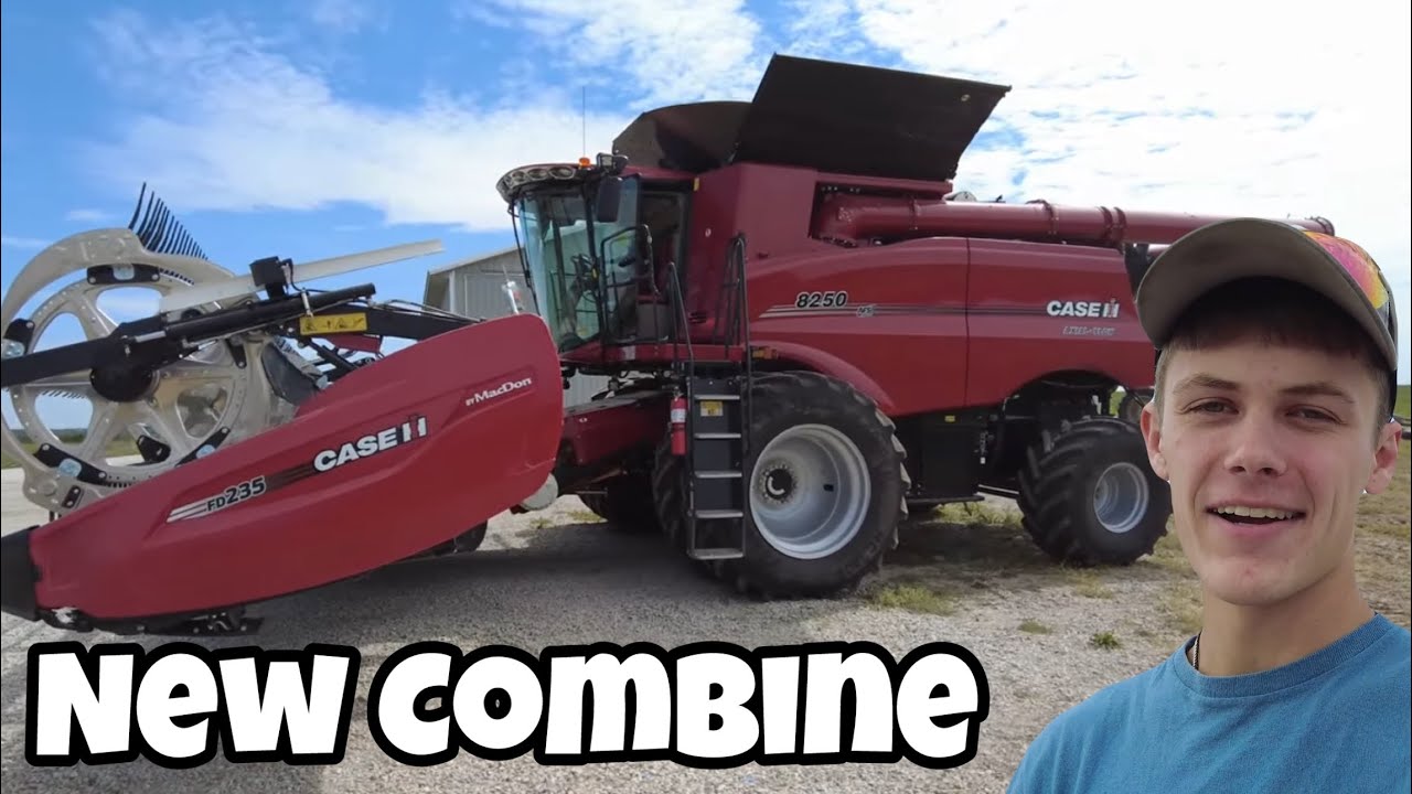 HUGE NEW COMBINE!!! CASE IH 8250 compared to CLAAS LEXION 8600