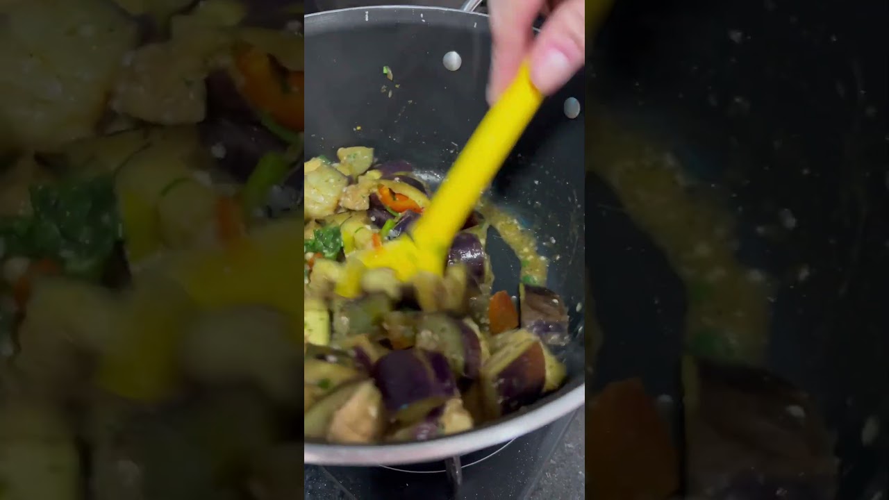Janta colorida de hoje: berinjela refogada 🫶🏻