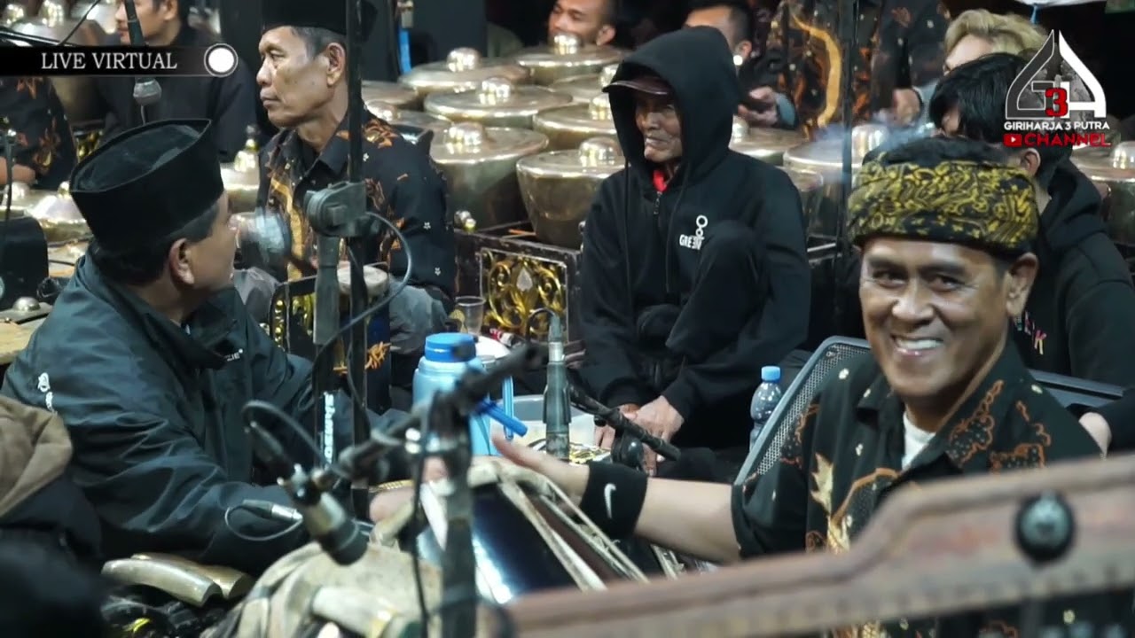 SINDEN YANTI PUJA DI SERBU SAWERAN DI ACARA HAJATAN PA HAJI YAYAT BAROKAH