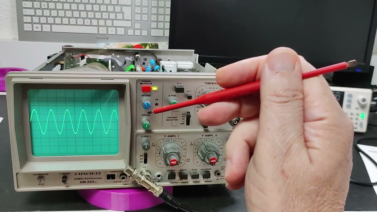 HAMEG HM203-4 #6 calibrando un osciloscopio analógico