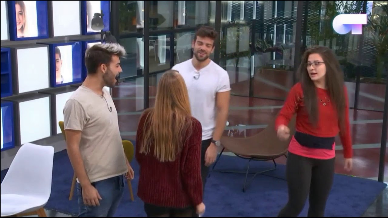 Ricky, Agoney, Thalia y Nerea preparando 