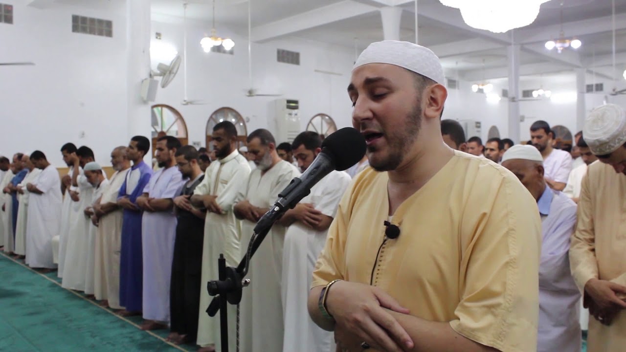 جانب من صلاة التراويح بالمسجد الكبير بتكسبت -الوادي- لفضيلة الشيخ محمد امين آيت افروخ